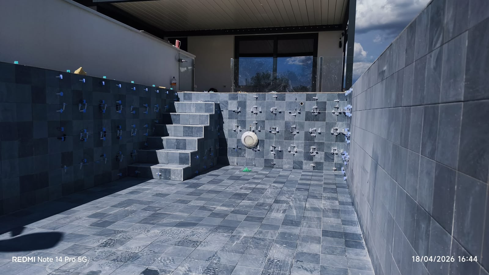 Construcción de Piscina Exterior